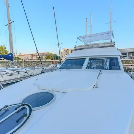Yacht La Rochelle, 5 Pers, 2 Sdb *