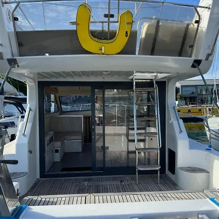 Yacht La Rochelle, 5 Pers, 2 Sdb