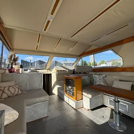 Yacht La Rochelle, 5 Pers, 2 Sdb Bateau-hôtel