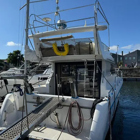 Yacht La Rochelle, 5 Pers, 2 Sdb *