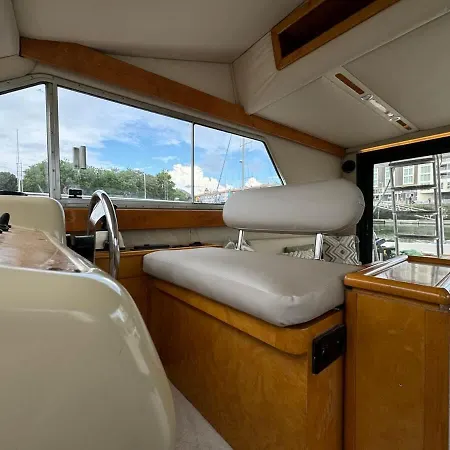 Yacht La Rochelle, 5 Pers, 2 Sdb