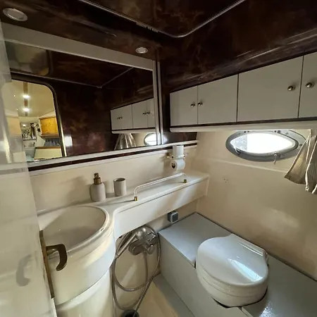 Bateau-hôtel Yacht La Rochelle, 5 Pers, 2 Sdb La Rochelle (Charente-Maritime)