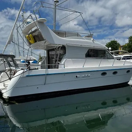 Yacht La Rochelle, 5 Pers, 2 Sdb *