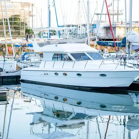 Bateau-hôtel Yacht La Rochelle, 5 Pers, 2 Sdb La Rochelle (Charente-Maritime)