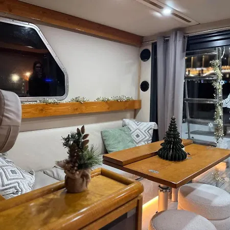 Bateau-hôtel Yacht La Rochelle, 5 Pers, 2 Sdb *