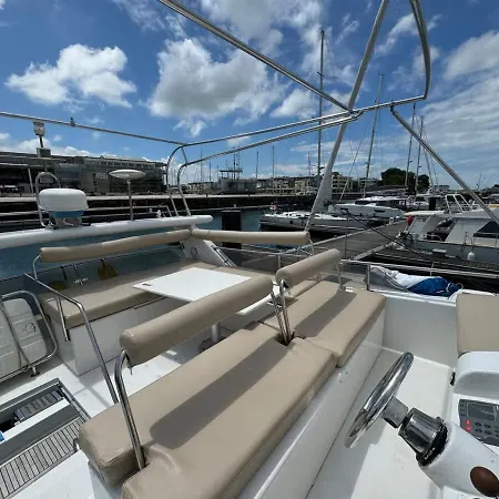 Bateau-hôtel Yacht La Rochelle, 5 Pers, 2 Sdb La Rochelle (Charente-Maritime)