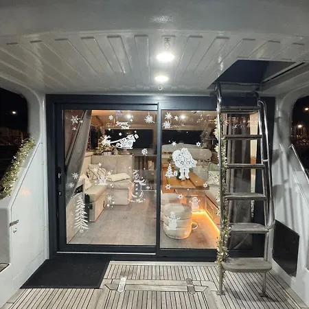 Yacht La Rochelle, 5 Pers, 2 Sdb La Rochelle (Charente-Maritime)