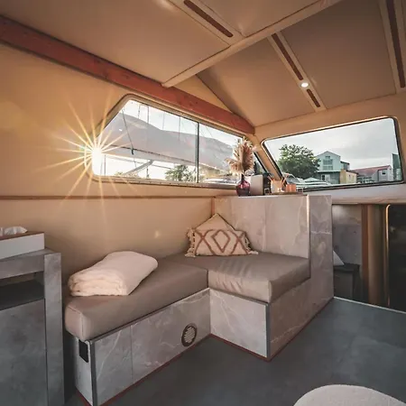 Yacht La Rochelle, 5 Pers, 2 Sdb * La Rochelle (Charente-Maritime)