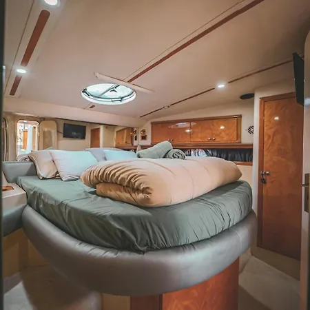 Bateau-hôtel Yacht La Rochelle, 5 Pers, 2 Sdb